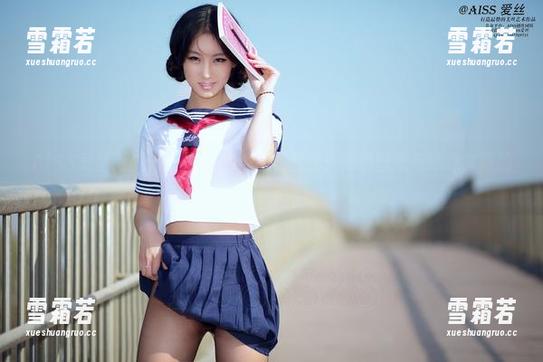 AISS爱丝(钻石版) - 若兮的旅行哲学：高清壁纸与肆意奔跑的背影