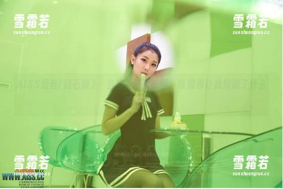 AISS爱丝(钻石版) - 当袜子遇上美图，陈雅漫让我知道了什么叫质感！