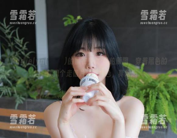 Addielyn(에디린)的黑衣少女-私拍原图，穿着黑色的她，就像个走错片场的角色，真难忘。