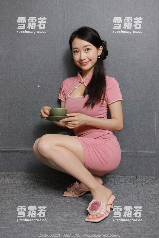IESS异思趣向 - 丽丽这波“轻熟玉姐”风，图集更新得让人想多看几眼，哈哈哈。