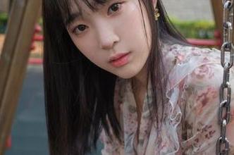 说真的,Kang Inkyung的兔女郎cos干脆应该给她颁个“最佳萌化奖”!