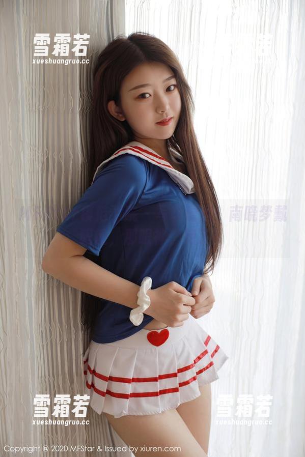 MFStar模范学院 - 写真时间！南晓梦戴眼镜，那眼神，绝了！