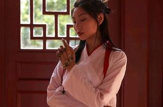 MiiTao蜜桃社 – 正经不起来的咕噜Sweet——看御姐，原图、图包别忘了哦