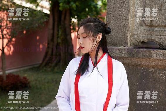 MiiTao蜜桃社 - 在韵莉娜VANILLA的美图中，你能看到一种女王范儿，真希望我也能有这气质。