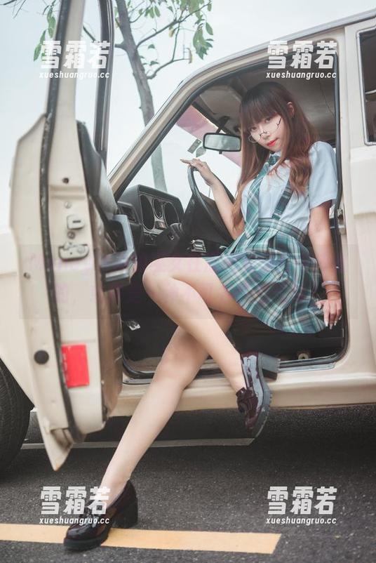 Money冷冷的巫女在原图和图片中传递的，或许是一种不可名状的气氛？