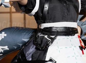 PoppaChan礼服写真：穿得像女神，留言却像段子手