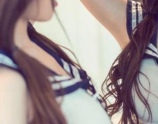UGirls尤果网 – 张辛苑的短裙“全套”——穿上它，你也会想要加一条吗？