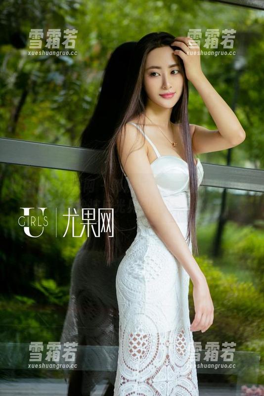 UGirls尤果网 - 郭婉祈写真：油亮到我都快被反光晃到眼花了