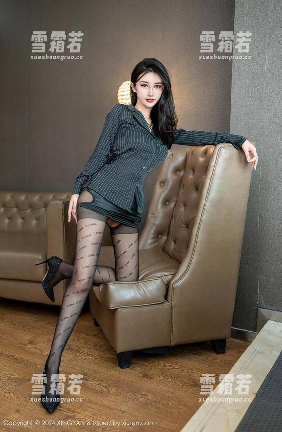 XINGYAN星颜社-李丽莎 XINGYAN星颜社 - 限量定制睡衣,李丽莎的写真节奏就像她柔软的身影,松弛又撩人。
