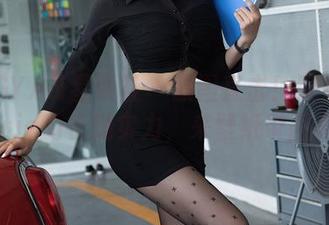 XINGYAN星颜社 – 原图直击！柴婉艺Averie的长腿实力，来壁纸带回家！