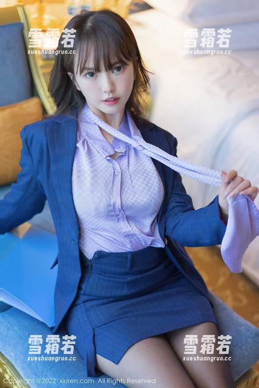 Xiuren秀人网 - 谁能想到，Carol周妍希光着脚在体操服图包里竟然也很俏丽