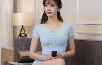 Xiuren秀人网 – 吃白菜的vi菜菜在白裙中宛如小仙女，下载后请小心把桃花运带回家！