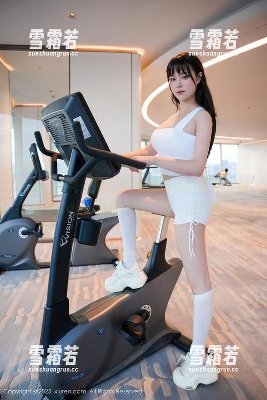Xiuren秀人网-周于希Sally Xiuren秀人网 - 牛仔裤行走的诱惑,周于希Sally免费图集,来一波冲击!