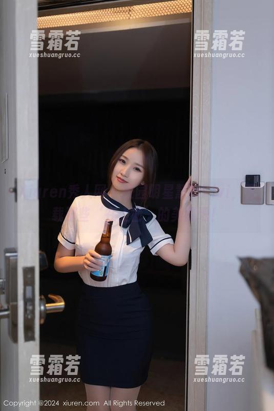 Xiuren秀人网 - 校园明星慧敏Vivi，下载那些‘在上面’的美图吧！
