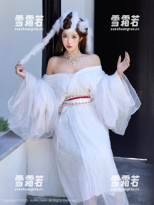 Xiuren秀人网 - 潘琳琳ber的写真，这次是肉丝，无圣光不迷人！