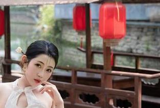 Xiuren秀人网 – 短裤加持，玥儿玥er的高清美图让人欲罢不能