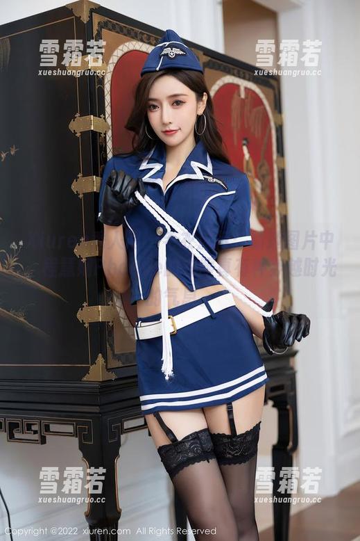 Xiuren秀人网 - 毛衣流行：精选图片中，程慧娴Phoebe的衣服真有种穿越时光的气息。