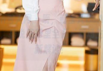 Xiuren秀人网 – 呃，萌宝儿BoA的办公室写真，据说图册里全是‘职场生活’的新解读！