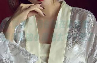 YouMi尤蜜荟 – 月音瞳在黑丝里，只想说图册里的小魔鬼太有个性了
