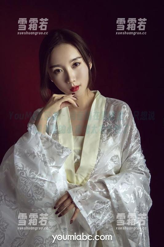 YouMi尤蜜荟 - 月音瞳在黑丝里，只想说图册里的小魔鬼太有个性了