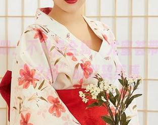 写真图册：不只是合辑，尤蜜荟带来了“花之间”的默契美感