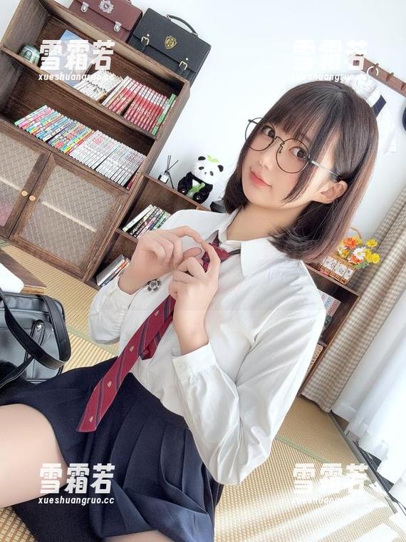 nagisa魔物喵的照片集，夏日里轻松的时光流转