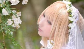 サク(saku)的Fantia写真集分享，每张都像是在跟我讲话，不过听不太清。