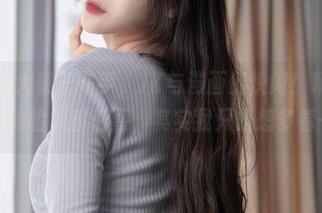 一米八的大梨子在手，JK与漫画们快闪！精选写真集带你体验双重诱惑，其实我只是想多看一眼。