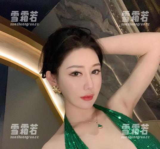 微密圈 - 不爱笑的赛琳的全套写真，就问你能不能心甘情愿地多看几眼？