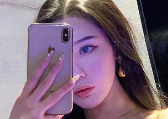 微密圈 – 我不信你能抵挡，不爱笑的赛琳的最新5.17嘉宾原图太让人好奇了。