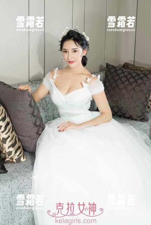 克拉女神 - 佳莹美脚最新作品集：每一张都令我想问她的鞋子哪儿买的？