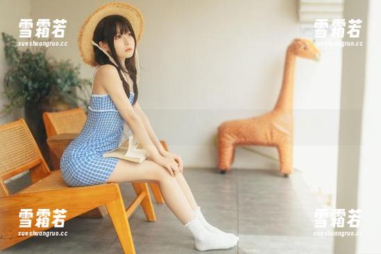写真小灵感，发条少女yoki的连衣裙像风一样飘