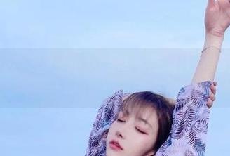 闯进啾小妍Deer和服图册：一种和服，一种放空，谁打破了我的思绪