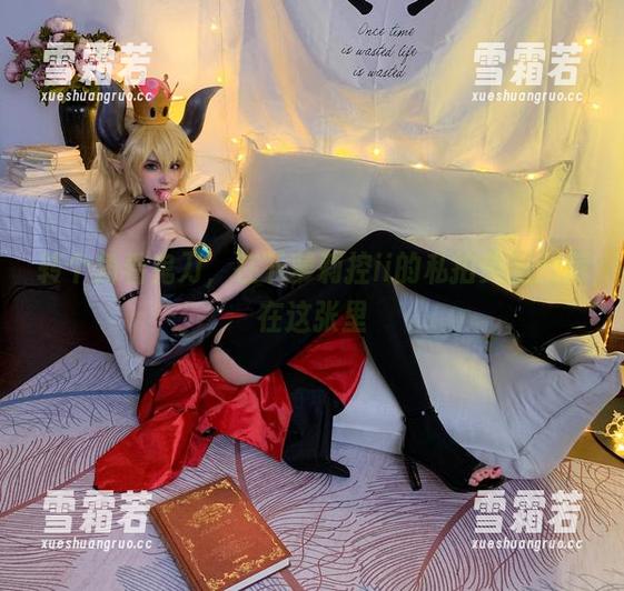 转个角看鬼刀，在下萝莉控ii的私拍美图就藏在这张里