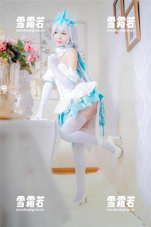 墨玉M在这里，免费比基尼写真不怕露，路人目光可是个数！