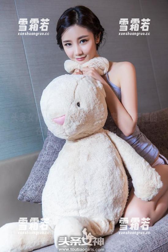 头条女神 - 美图多到停不下来，月音瞳的在线眼镜时刻，你会买吗？