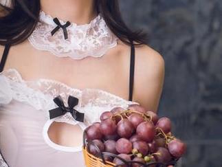 头条女神 – 随心记录，鱼宝宝的办公室写真中潜藏的奔放与资源