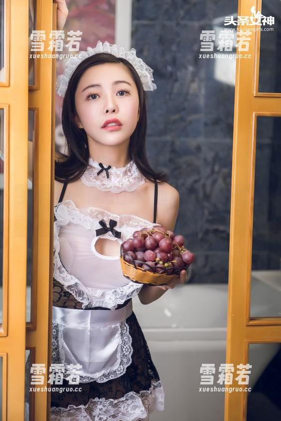 头条女神 - 随心记录，鱼宝宝的办公室写真中潜藏的奔放与资源