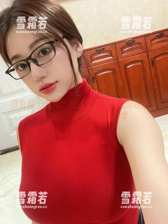 微密圈 - 美图？更像是奶宝妹纸的校服翻车现场，果然是名副其实