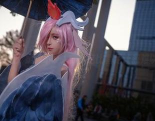 免费图集速递：奶狮不咬人穿上这比基尼让我难以专心了…