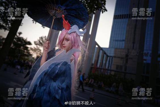 免费图集速递：奶狮不咬人穿上这比基尼让我难以专心了…