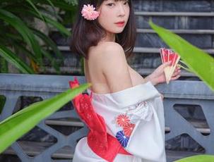 轻松获取灵感，姜仁卿(강인경)的瑜伽合集，没准就能在崩溃前找到点平衡—至少壁纸是让人放松的。