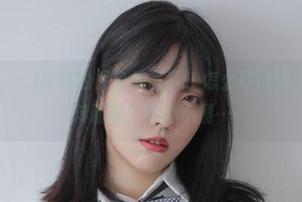 宋哈娜(송하나)定制的紧身裤写真，怎么可以这么让人目不转睛呢？真心不懂…