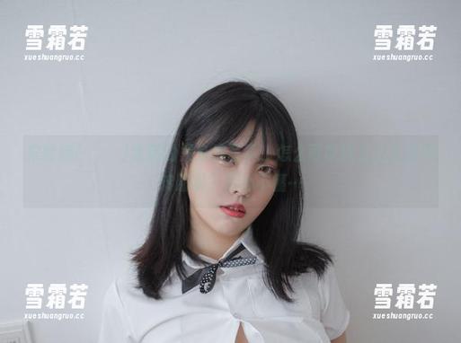 宋哈娜(송하나)定制的紧身裤写真，怎么可以这么让人目不转睛呢？真心不懂…