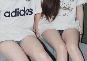 小众视觉 – 我靠，燕子收藏的制服图包好像要上天了！
