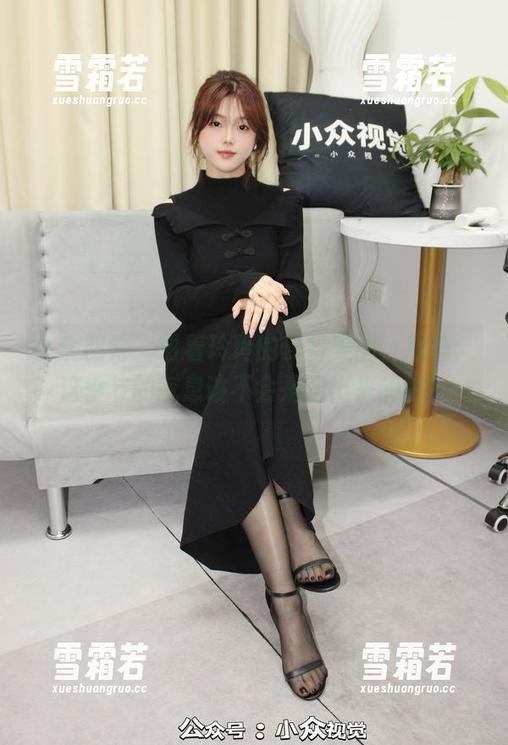小众视觉 - 看着玲玲的夏日美图，心想：这季节的气息该不会是画出来的吧？
