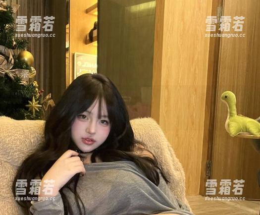 微密圈 - 小优优子美脚无圣光图集，看的时候竟有点儿不敢呼吸，脑海里全是春天的幻影。