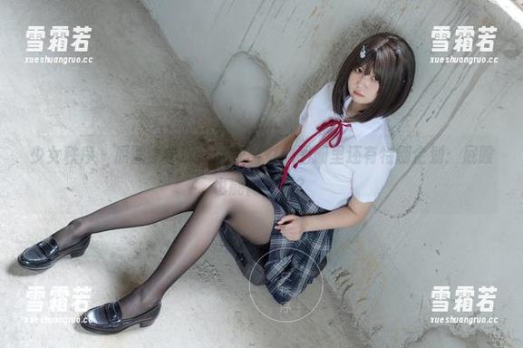 少女秩序 - 原图上小满牛仔裤出彩，图册里还有特别企划：屁股也能做江湖？