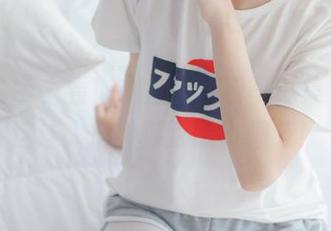 少女秩序 – 看！小鱼的丝滑写真集，分享这让人心神荡漾的小细节！