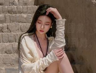 年年Nnian的办公室私房图集，真心期待以后还要在这里见到她。